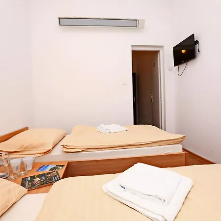 Historicky Putnicky Dom Guest house