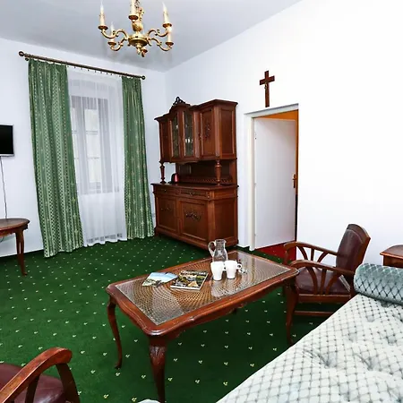 Historicky Putnicky Dom Marianka