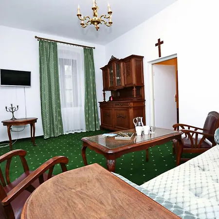Historicky Putnicky Dom Guest house *
