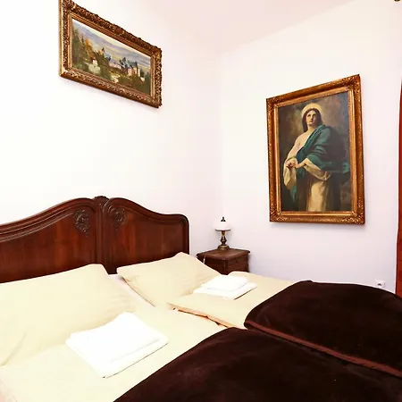 Historicky Putnicky Dom Guest house *